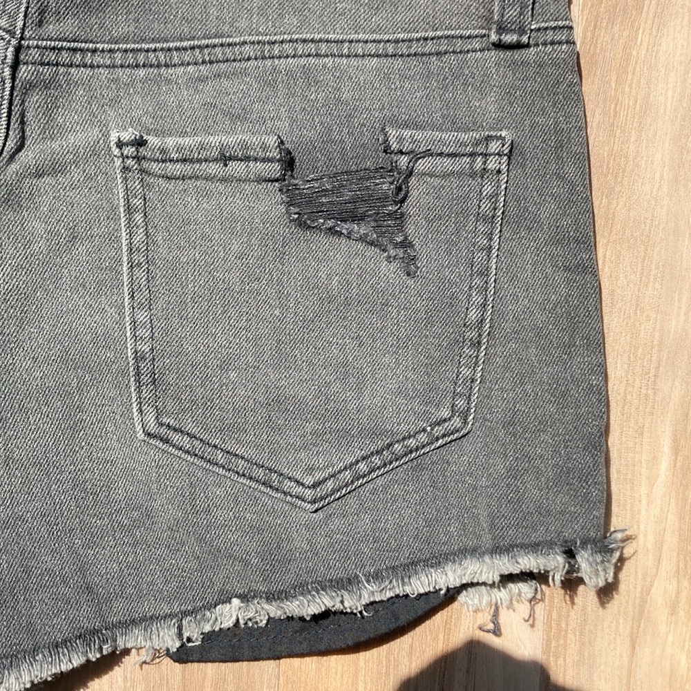So distressed cut off denim short super high rise 2.5 in inseam 9 / 29 - Picture 12 of 17